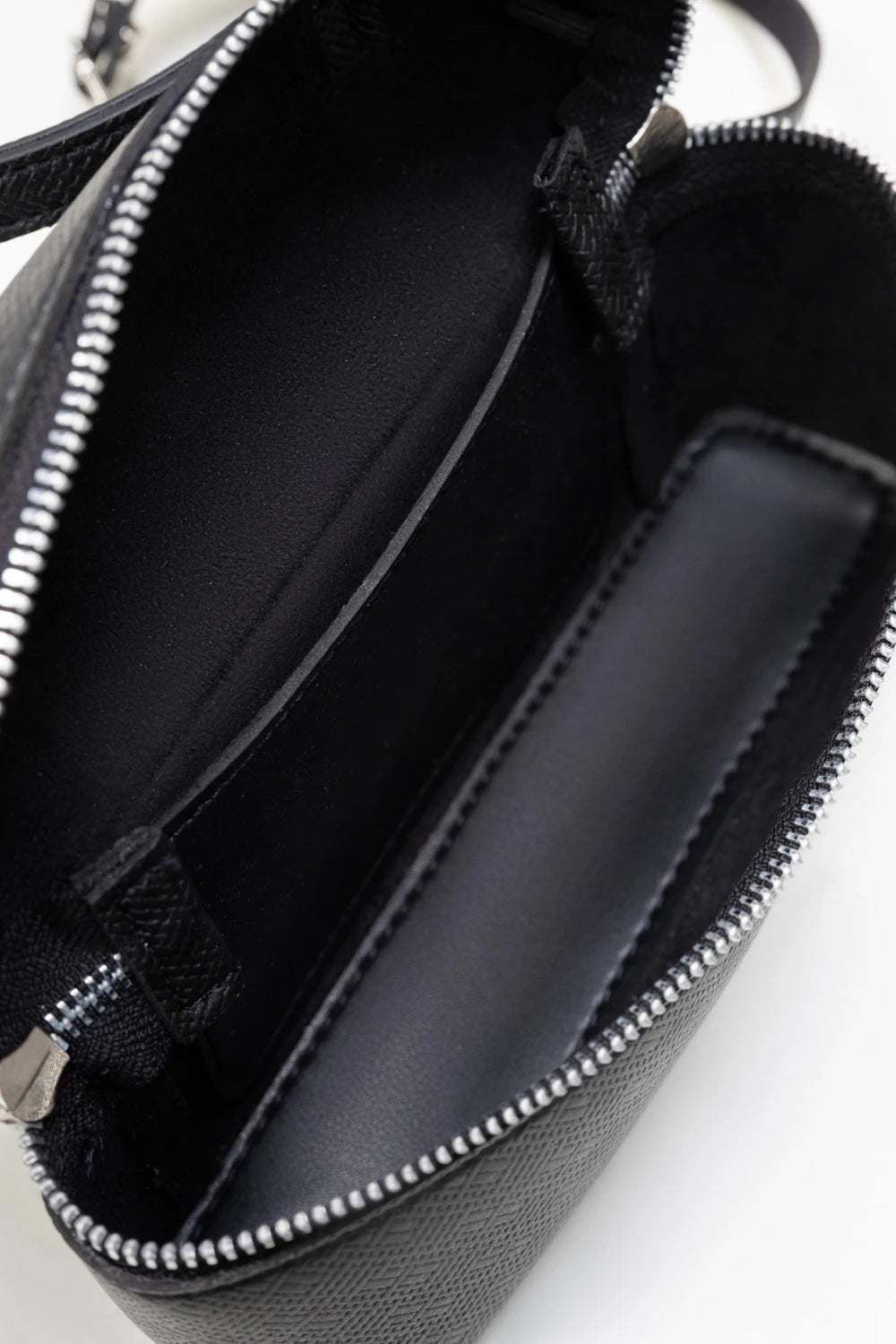 Black Handbag IBS-HDB25-013 – Women’s PU Leather Structured Bag