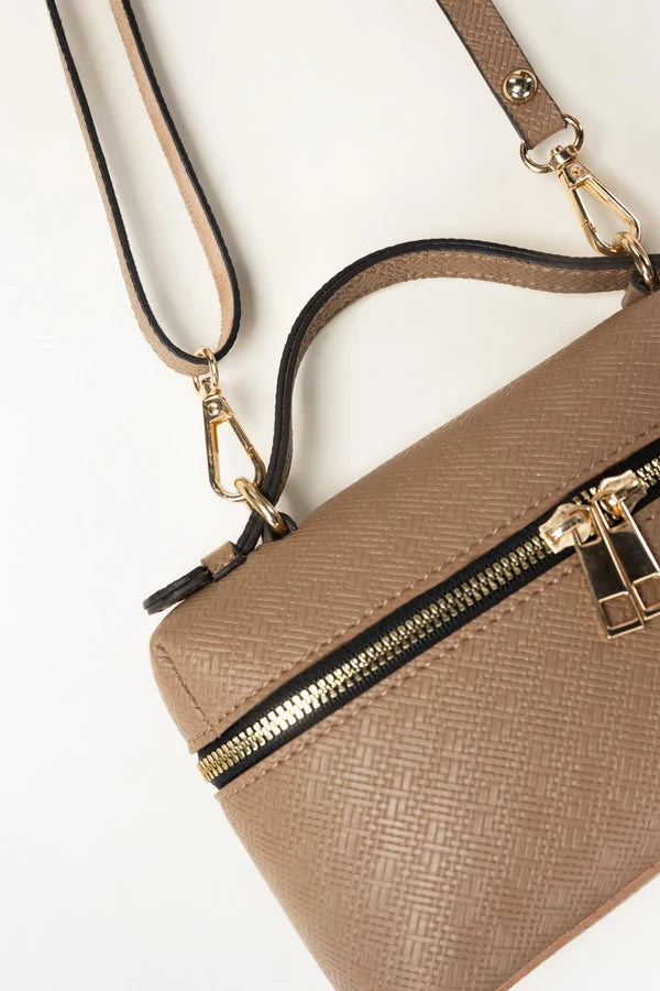 Fawn Handbag IBS-HDB25-014 – Women’s PU Leather Structured Bag